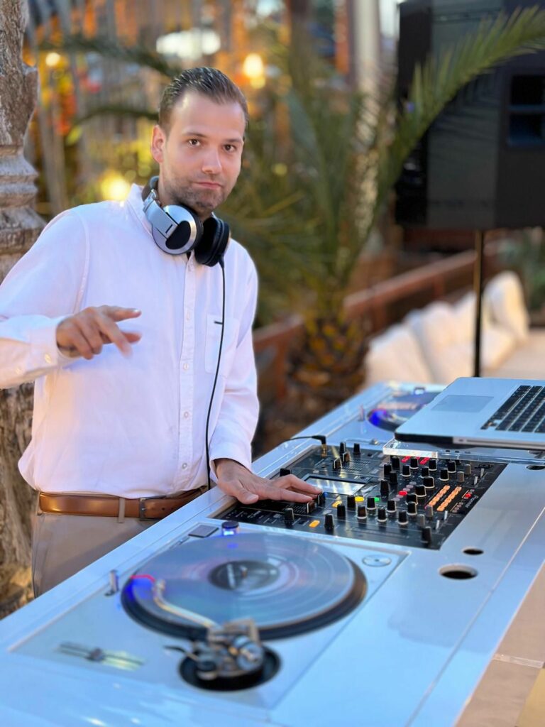 DJ SPINHEADS EN LIVE SUR LE ROOF TOP DE MAISON DE BACON